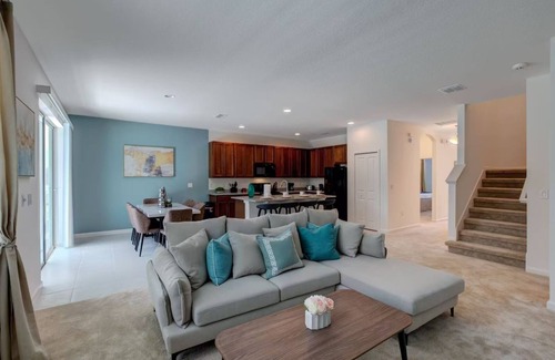Bellavida Casa | Spacious & Family-Friendly 6BR Villa Near Disney Private Pool & Game Room!
