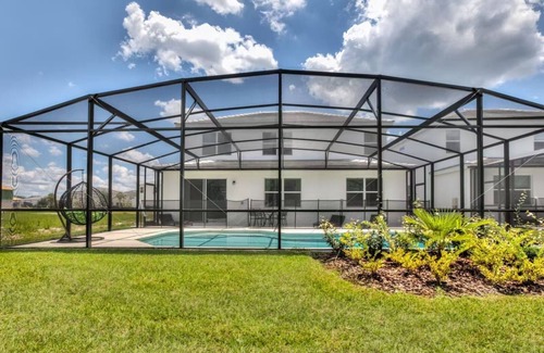 Bellavida Casa | Spacious & Family-Friendly 6BR Villa Near Disney Private Pool & Game Room!