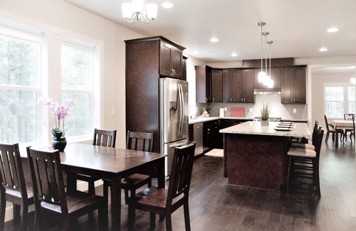 Sammamish Casa | Tranquila casa nueva de 7 dormitorios