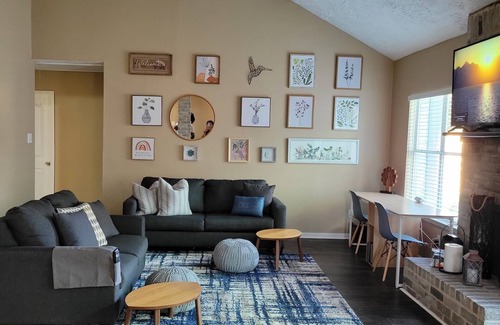 Greater Fondren Southwest Casa | Spacious Family Getaway near Downtown Houston
