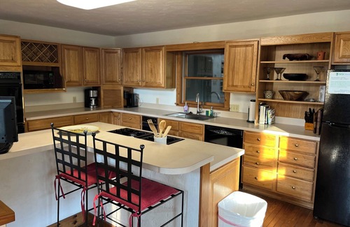 Heber Springs Casa | Spacious family home on the banks of the Little Red River in Heber Springs AR.