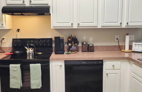 Lehigh Acres Casa | Spacious Family Home with 1 acre of fenced in yard - pet friendly