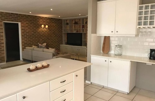 Stellenbosch Villa | Spacious family house with outside entertainment area & garden, child friendly..