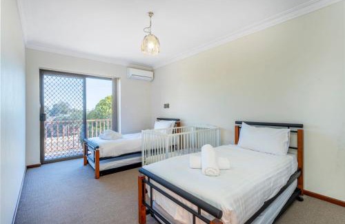 Dianella Casa | Spacious Family Home