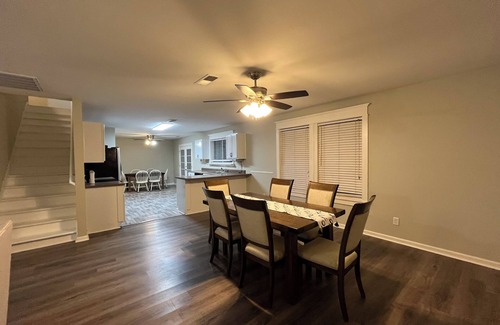 Normal Casa | Spacious Family Home in Madison, Enjoy Long-Term Stays!