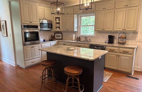 Gadsden Casa | Spacious family home minutes from public boat launch, shopping and hospitals.