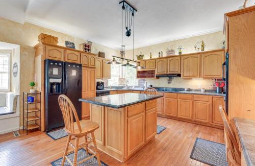 Camdenton Casa | Spacious Family Home Near Lake of the Ozarks!