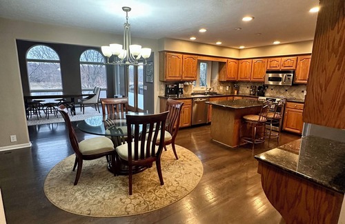 West Omaha Casa | Spacious 4-Bed Family Home with Park Views