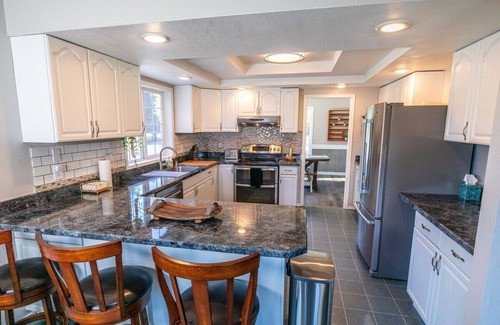 Ellensburg Casa | Spacious Family Home w/ Hot Tub