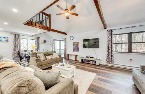 Riverside Estates Casa | Spacious Family Home with 2 Decks in Pocono Lake!