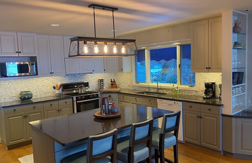 Bigfork Casa | Spacious family lakefront home with spectacular views and private location!