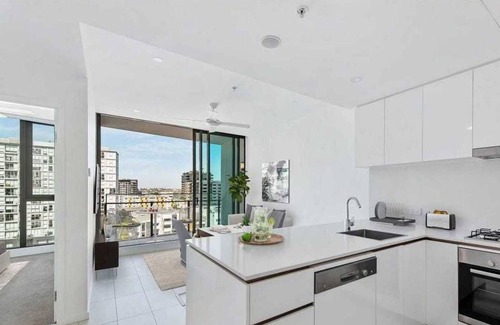 Fortitude Valley Apartamento | Spacious Family Oasis with Pool Free Car Park near Brisbane CBD