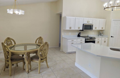 Vero Lake Estates Casa | Spacious Family Retreat
