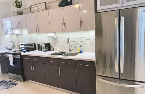 Puerto Nuevo Casa | Spacious Family Retreat with Large backyard & BBQ-Close to top attractions/beach