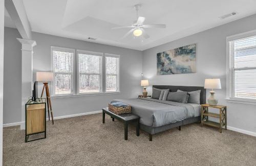 Cliftondale Casa | Spacious Family Retreat in Atlanta - Sleeps 10