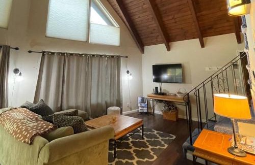 Pioneer Village Casa | Spacious family home on the Meadow Monthly Only