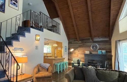 Pioneer Village Casa | Spacious family home on the Meadow Monthly Only