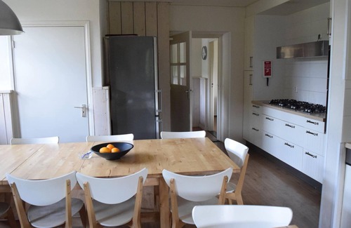 Voorthuizen Villa | Spacious Farmhouse with Barbecue near Veluwe