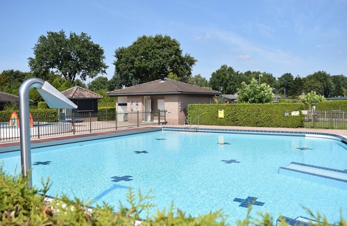 Voorthuizen Villa | Spacious Farmhouse with Barbecue near Veluwe