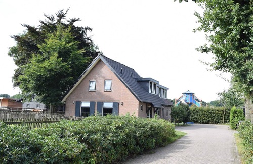 Voorthuizen Villa | Spacious Farmhouse with Barbecue near Veluwe