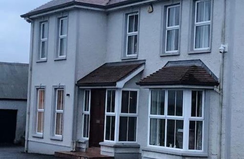 Omagh Casa | Spacious farmhouse with lovely views, Omagh & Ferm