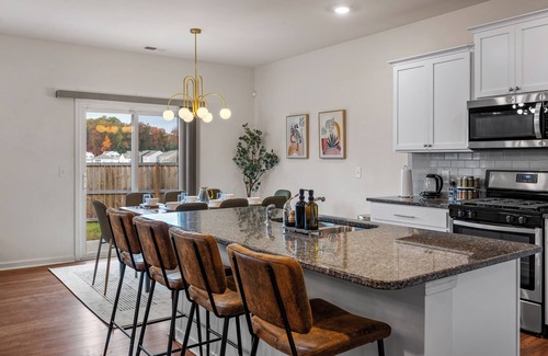 Farragut Casa | Spacious 5BR Home to Relax, Play & Stay in Farragut - 20 mins to UT/Downtown