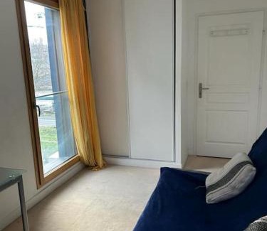 Billancourt–Rives de Seine Apartamento | Spacious flat ideal for working or events