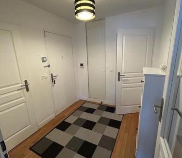 Billancourt–Rives de Seine Apartamento | Spacious flat ideal for working or events