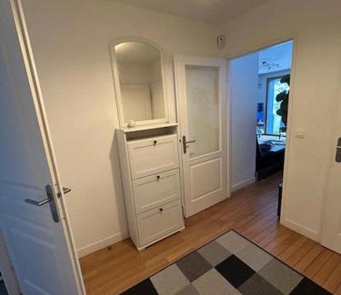 Billancourt–Rives de Seine Apartamento | Spacious flat ideal for working or events