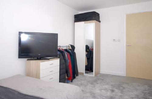 Street Apartamento | Spacious Flat in Central Street. Very close to the historical Glastonbury.