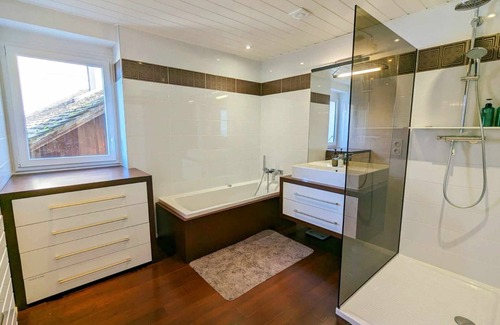 Saint-Gingolph Apartamento | Spacious flat with magnificent terrace overlooking Lake Geneva.
