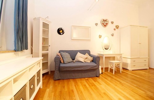 St. Vinzenz Apartamento | SPACIOUS for BIG GROUPS OKTOBERFEST/BAUMA
