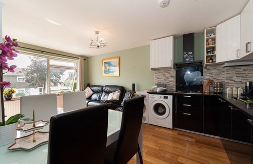 High Barnet Apartamento | Amplio apartamento con vista al bosque