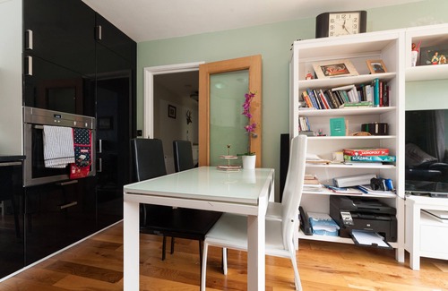 High Barnet Apartamento | Amplio apartamento con vista al bosque