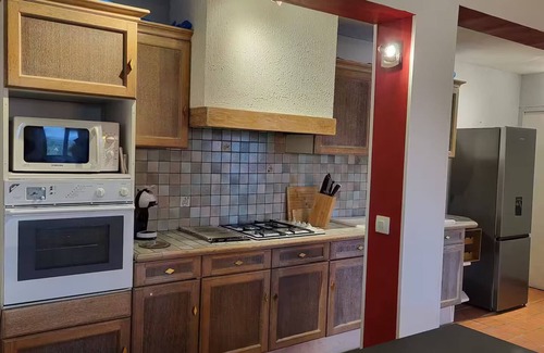Saint-Michel-Loubejou Casa | Spacious gîte with swimming pool for 5 people