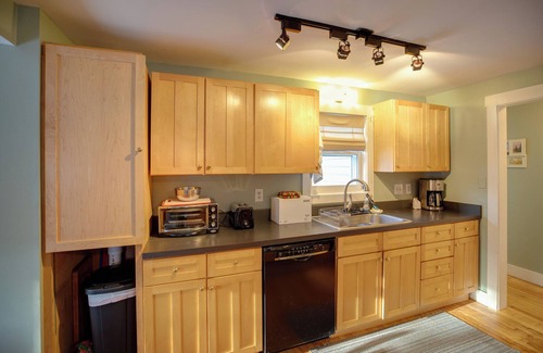 Franconia Casa | Spacious Franconia Cottage - Minutes to Cannon Mtn, Littleton, & More!