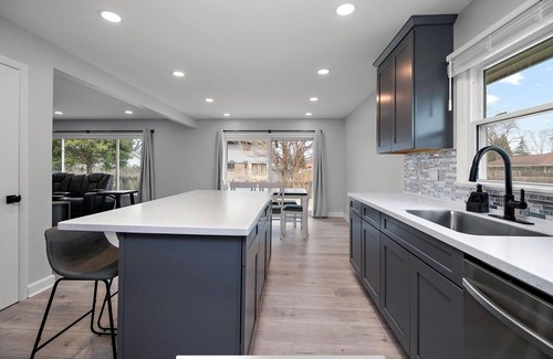 Elk Grove Village Casa | Spacious Freshly Renovated 4Br/2Ba house with AC and WiFi Near O'Hare Airport