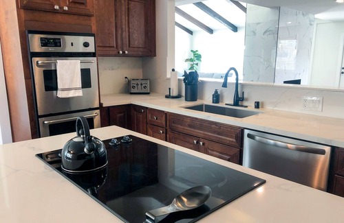 El Cajon Casa | Spacious & Fun - 5BR/4BA Pool Table Hot Tub