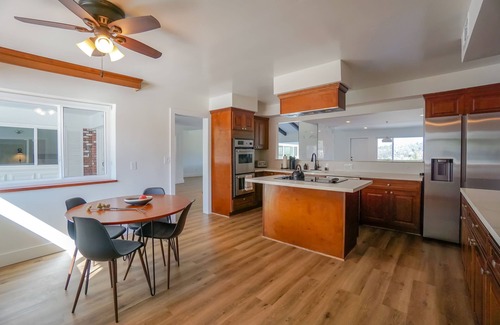 El Cajon Casa | Spacious & Fun - 5BR/4BA Pool Table Hot Tub