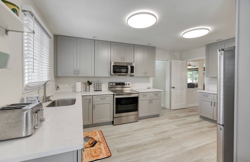 Johns Creek Casa | Spacious, Fun & Comfy Family Haven ~ Garden ~ BBQ!