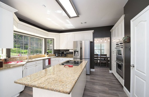 Crownridge of Texas Casa | Spacious Fun-Filled Retreat 5 minutes to Six Flags!