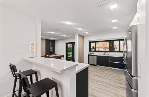 Ludlam Casa | Spacious Fun House w/ Games & Heated Pool