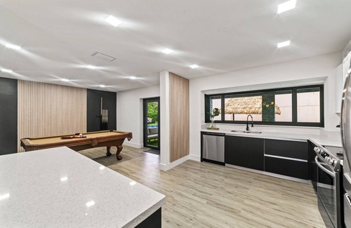 Ludlam Casa | Spacious Fun House w/ Games & Heated Pool