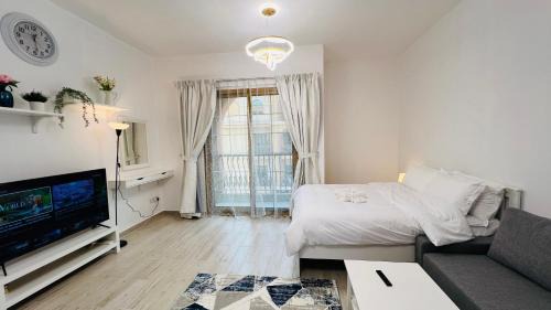 International City Apartamento | Spacious Furnished studio with balcony Spain cluster International city