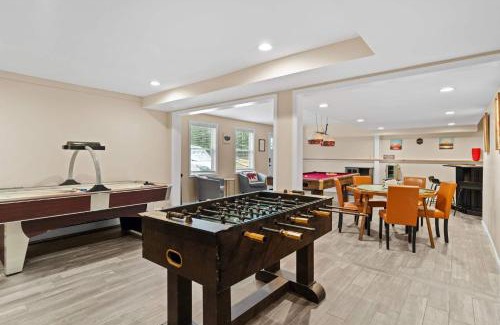 Pocono Pines Casa | Spacious Game Room Seclusion Hot Tub and more