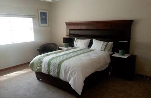 Greater Johannesburg Metropolitan Area Chalet De Esquí | Spacious Garden Cottage