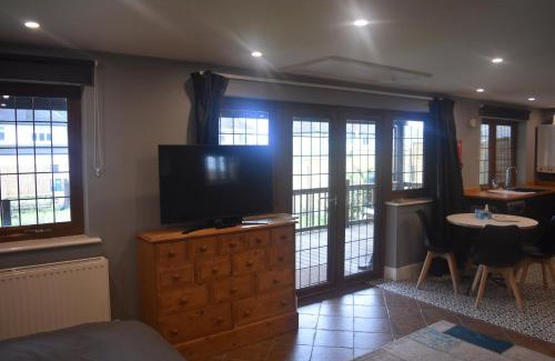 Kings Langley Apartamento | Spacious Garden Studio