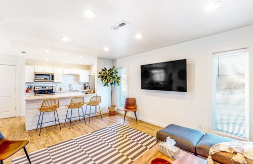 Elkhart Casa | Spacious gem with ample outdoor space, deck, & AC - quick drive to Notre Dame