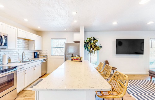 Elkhart Casa | Spacious gem with ample outdoor space, deck, & AC - quick drive to Notre Dame