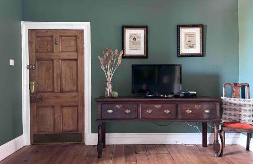 Frome Casa | Spacious Georgian Apartment - Central Frome